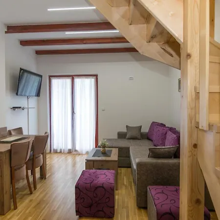 Apartman Mia شقة *